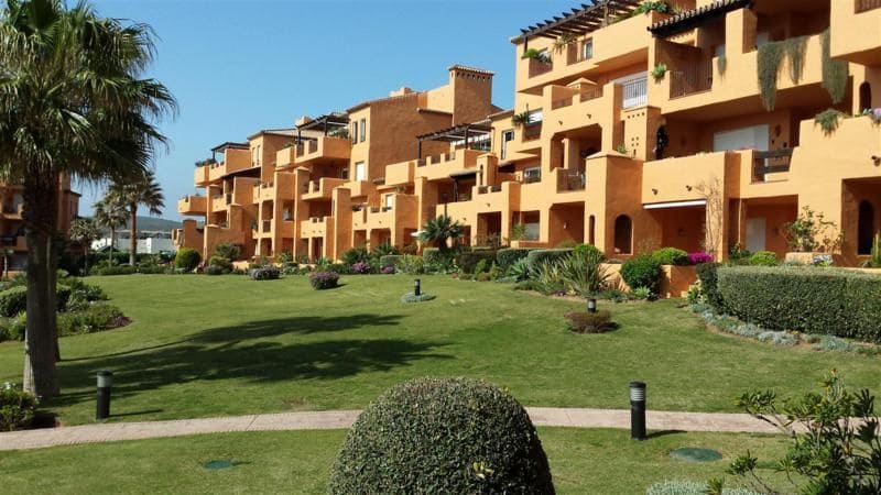 2 sovrum Lägenhet till salu i La Duquesa / Puerto de la Duquesa - 615 000 € (Ref: 9894508)