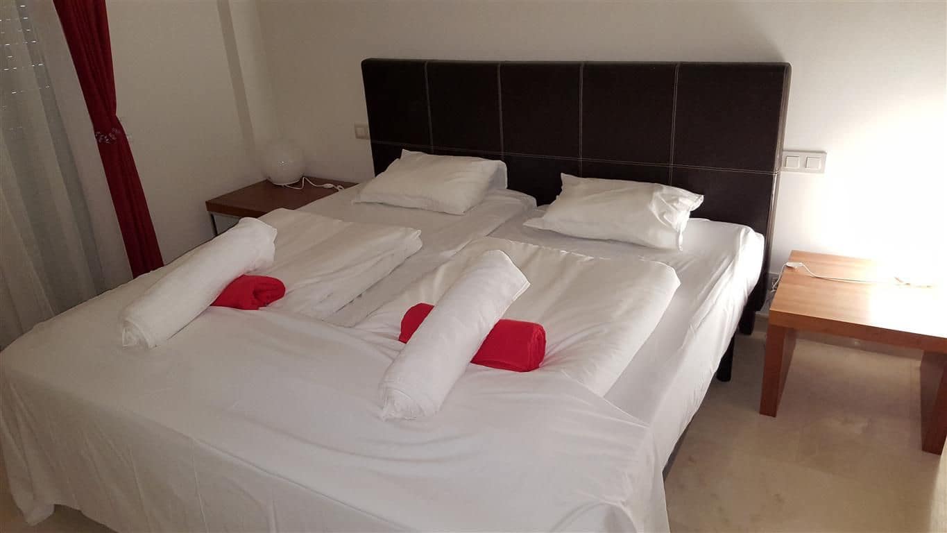 2 sovrum Lägenhet till salu i La Duquesa / Puerto de la Duquesa - 615 000 € (Ref: 9894508)