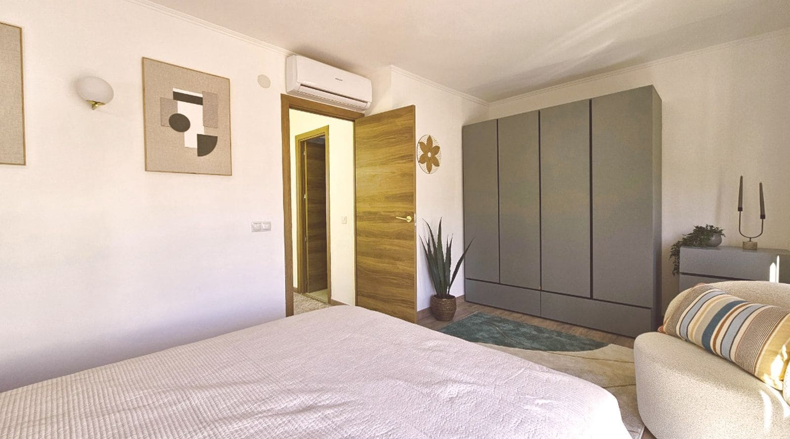 4 bedroom Semi-detached Villa for sale in Calahonda - € 670,000 (Ref: 9894510)