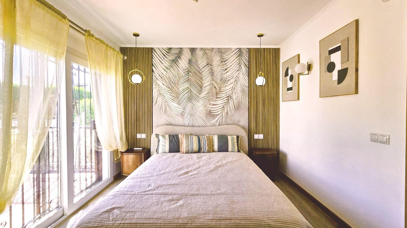 4 bedroom Semi-detached Villa for sale in Calahonda - € 670,000 (Ref: 9894510)