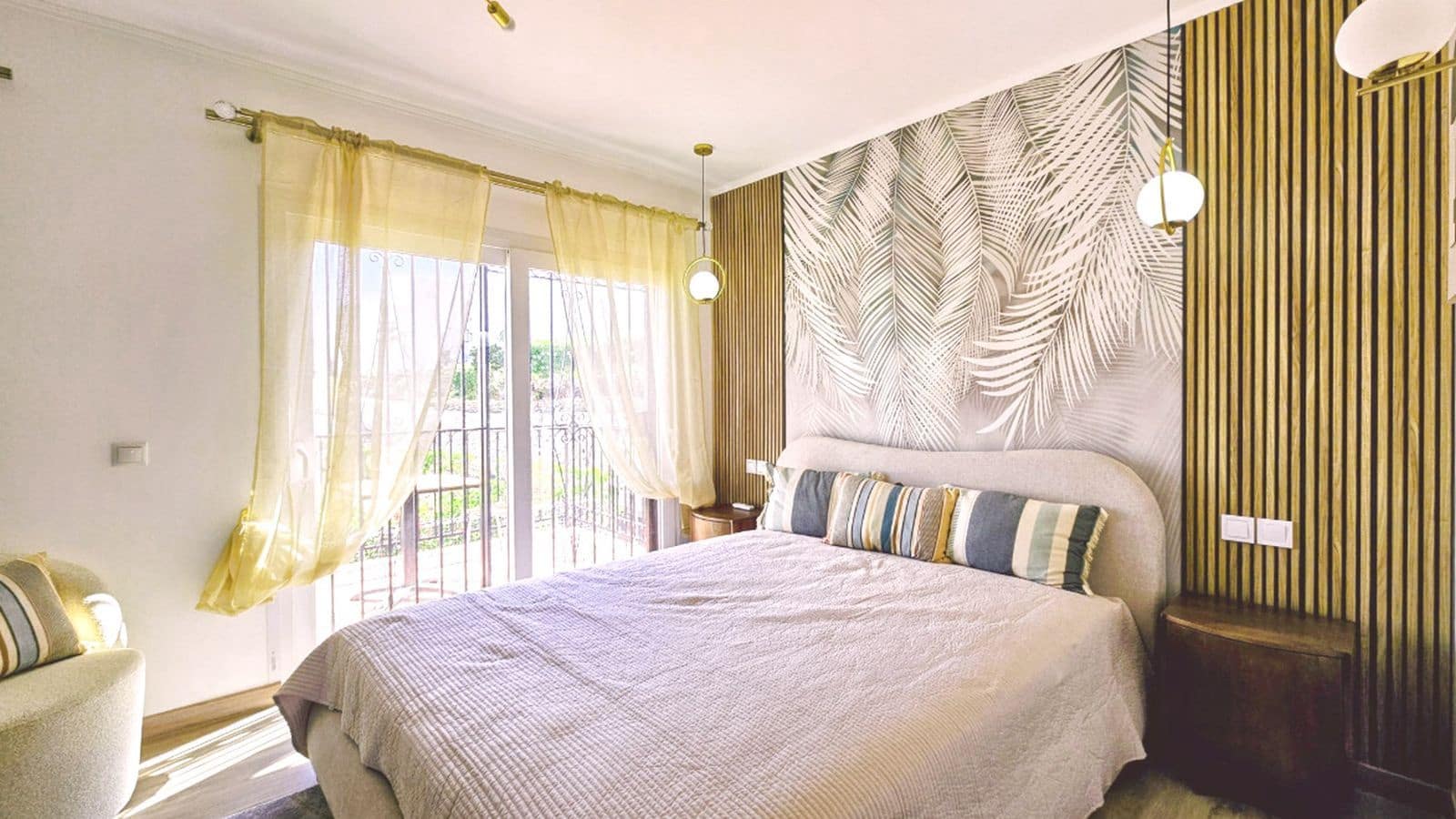 4 bedroom Semi-detached Villa for sale in Calahonda - € 670,000 (Ref: 9894510)