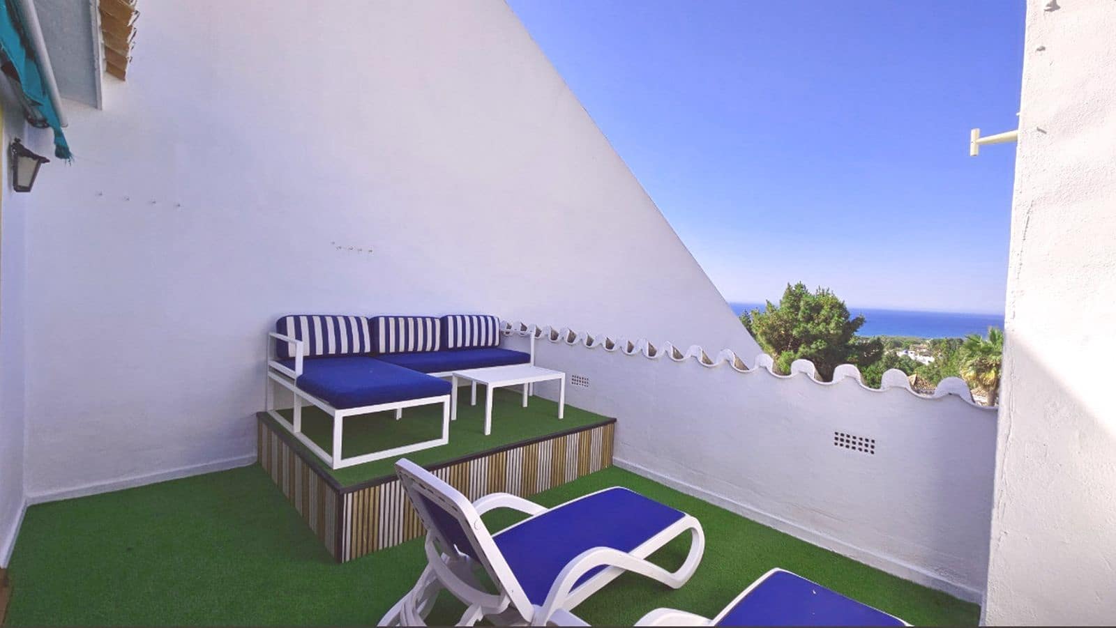 4 bedroom Semi-detached Villa for sale in Calahonda - € 670,000 (Ref: 9894510)