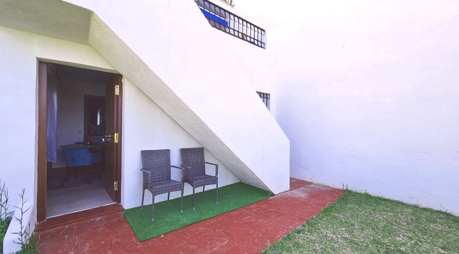 4 bedroom Semi-detached Villa for sale in Calahonda - € 670,000 (Ref: 9894510)