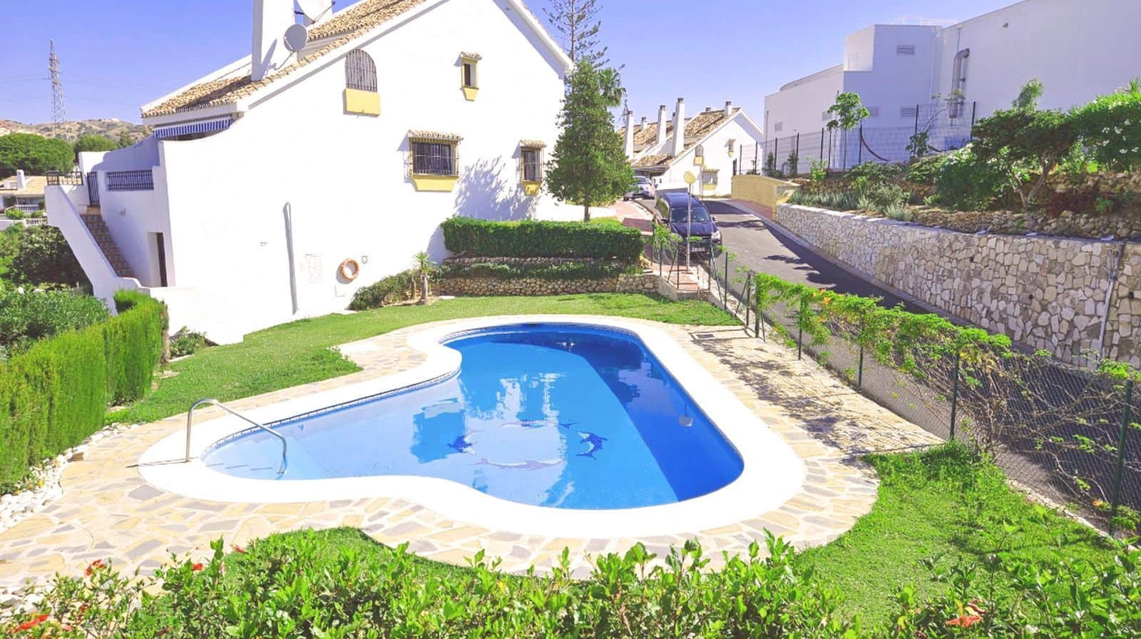 4 bedroom Semi-detached Villa for sale in Calahonda - € 670,000 (Ref: 9894510)