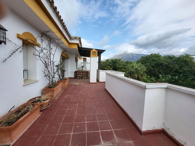 Ático de 2 habitaciones en Nueva Andalucia, Marbella en venta - 535.000 € (Ref: 9894516)
