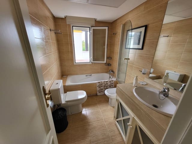Ático de 2 habitaciones en Nueva Andalucia, Marbella en venta - 535.000 € (Ref: 9894516)