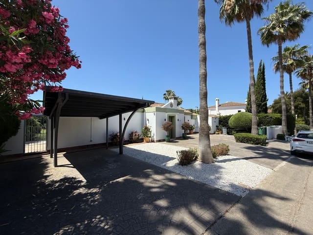 3 soveværelse Villa til salg i Sotogrande, San Roque - € 1.595.000 (Ref: 9894517)