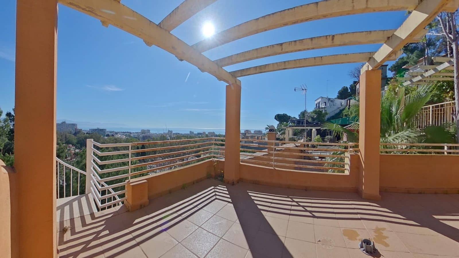 4 makuuhuone Huvila myytävänä paikassa Torremolinos - 549 000 € (Ref: 9894529)