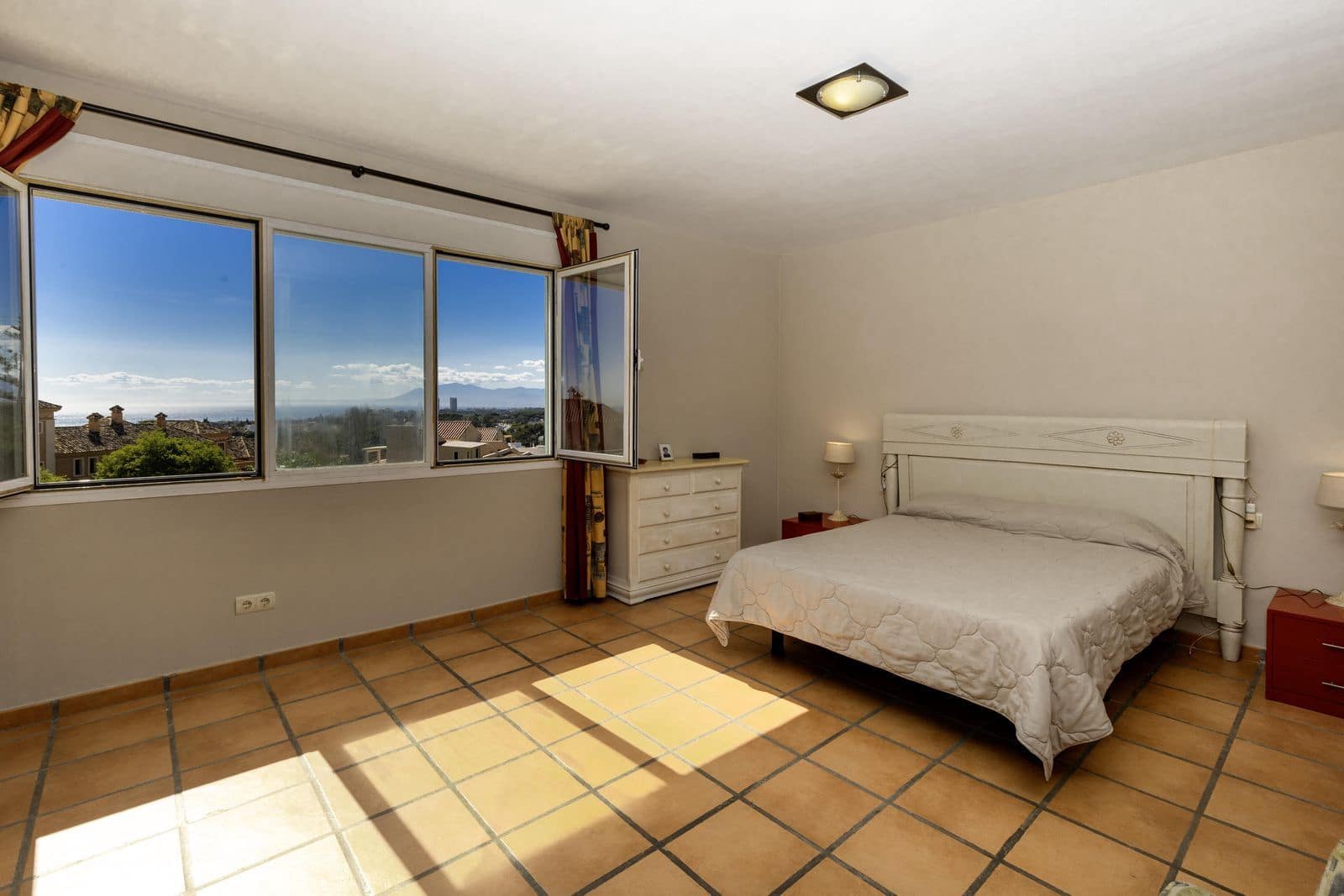 3 slaapkamer Villa te koop in Marbella - € 885.500 (Ref: 9894531)