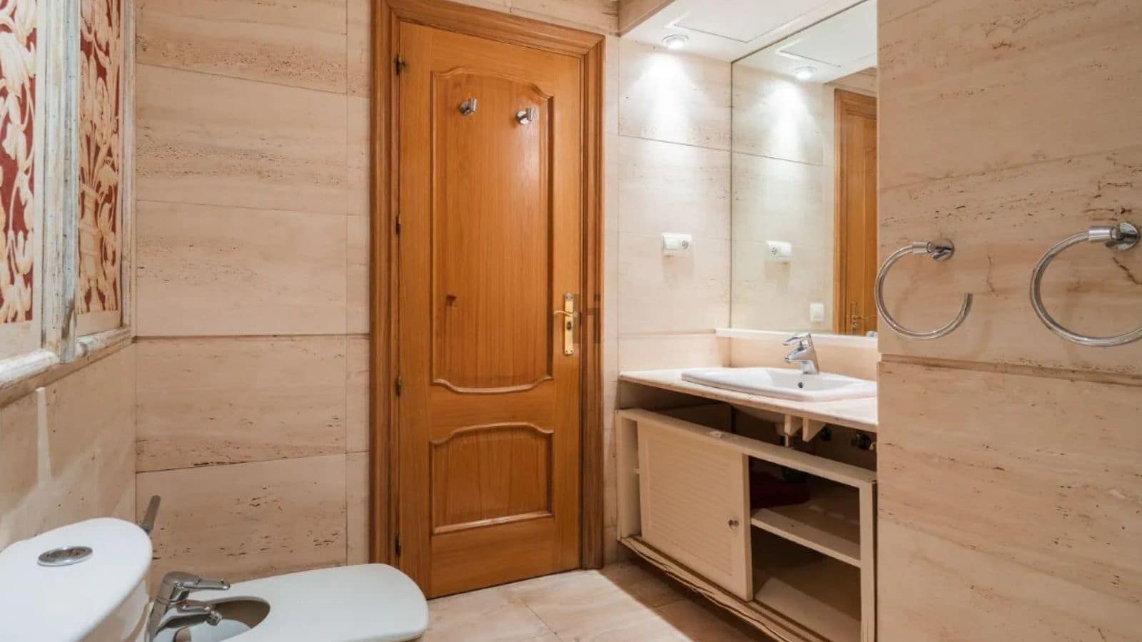 2 bedroom Apartment for sale in Marbella - € 1,020,000 (Ref: 9894536)