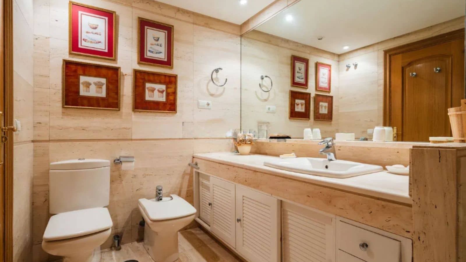 2 bedroom Apartment for sale in Marbella - € 1,020,000 (Ref: 9894536)