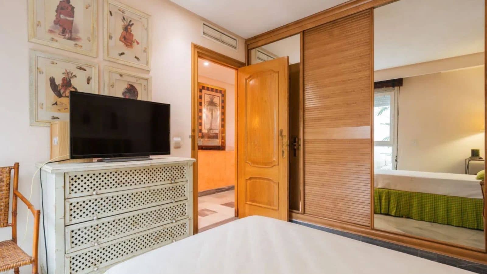 2 bedroom Apartment for sale in Marbella - € 1,020,000 (Ref: 9894536)