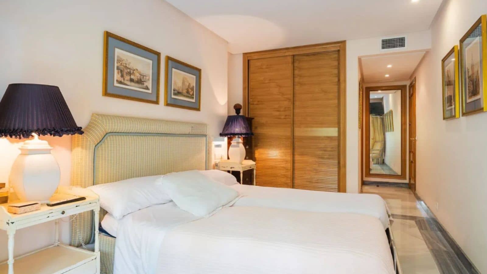 2 bedroom Apartment for sale in Marbella - € 1,020,000 (Ref: 9894536)