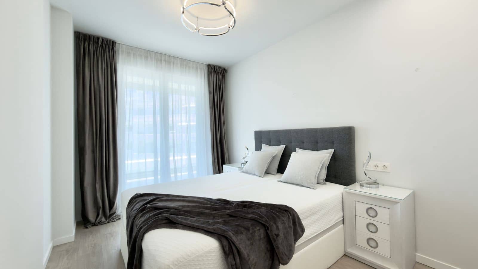 3 slaapkamer Appartement te koop in Nueva Andalucia - € 595.000 (Ref: 9894542)