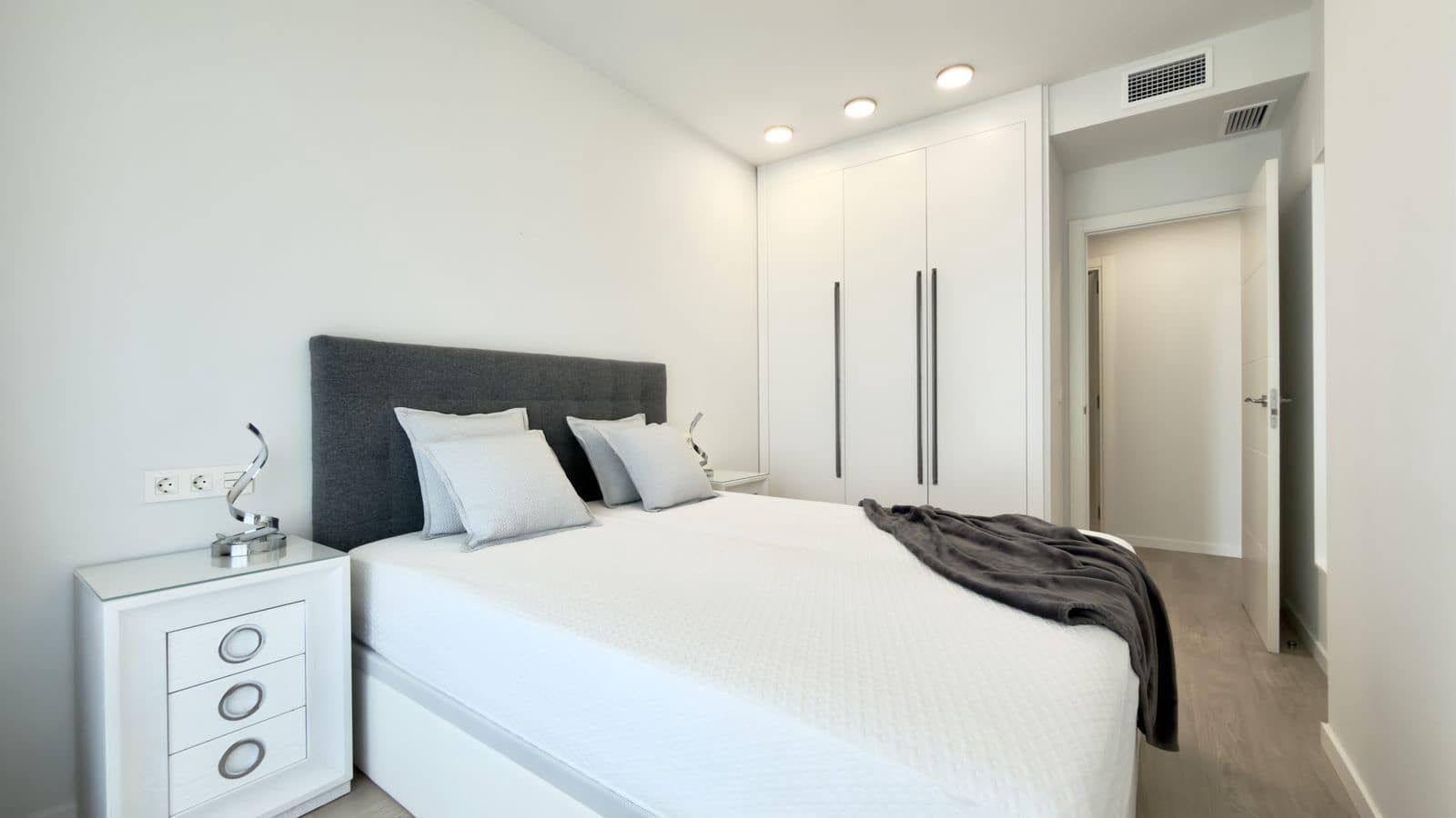 3 slaapkamer Appartement te koop in Nueva Andalucia - € 595.000 (Ref: 9894542)