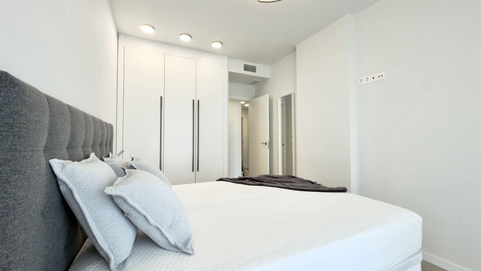 3 slaapkamer Appartement te koop in Nueva Andalucia - € 595.000 (Ref: 9894542)