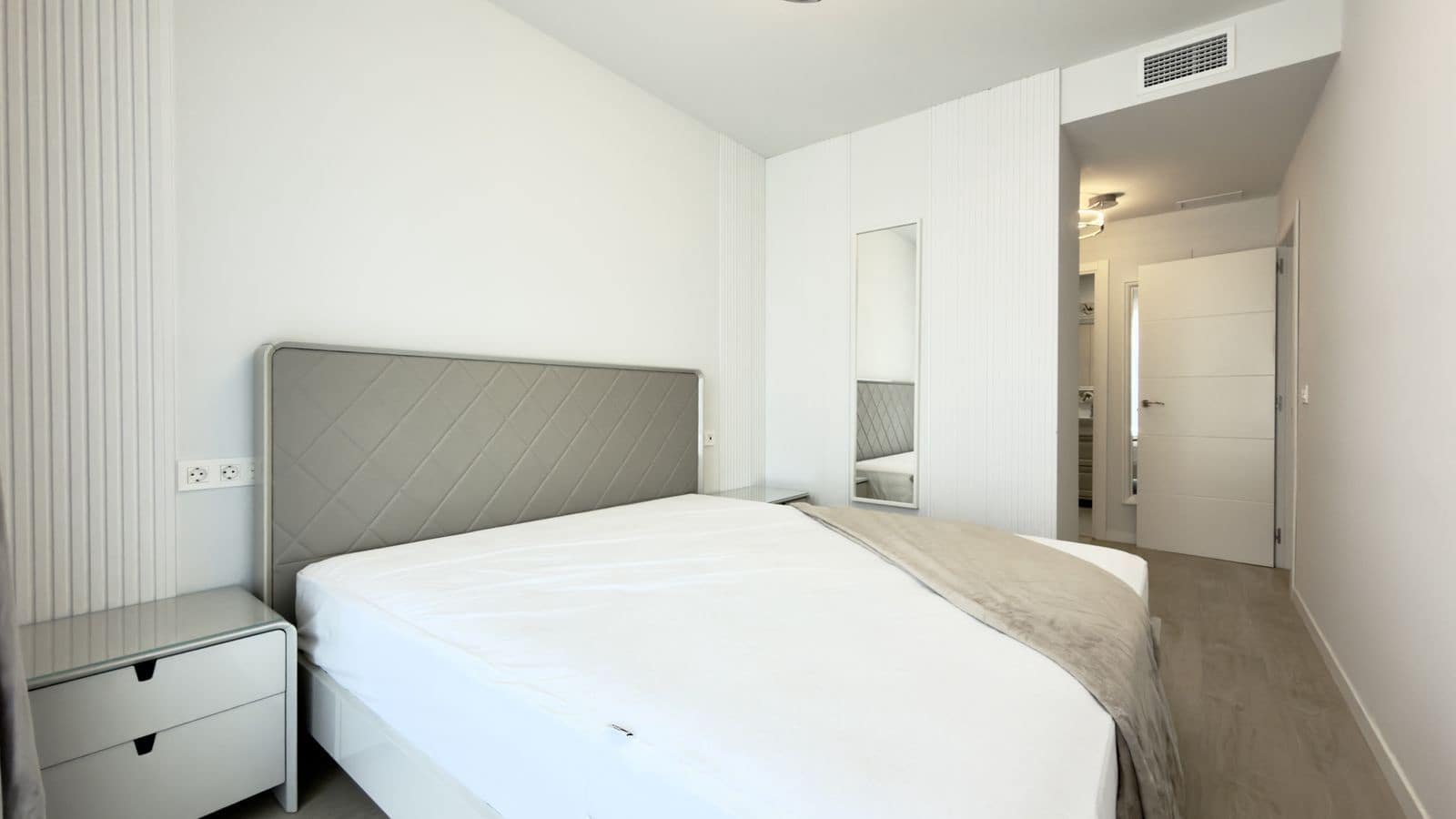 3 slaapkamer Appartement te koop in Nueva Andalucia - € 595.000 (Ref: 9894542)