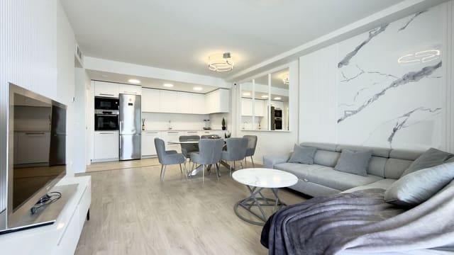 3 slaapkamer Appartement te koop in Nueva Andalucia, Marbella - € 595.000 (Ref: 9894542)