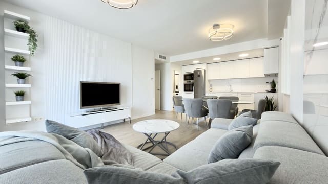 3 slaapkamer Appartement te koop in Nueva Andalucia, Marbella - € 595.000 (Ref: 9894542)