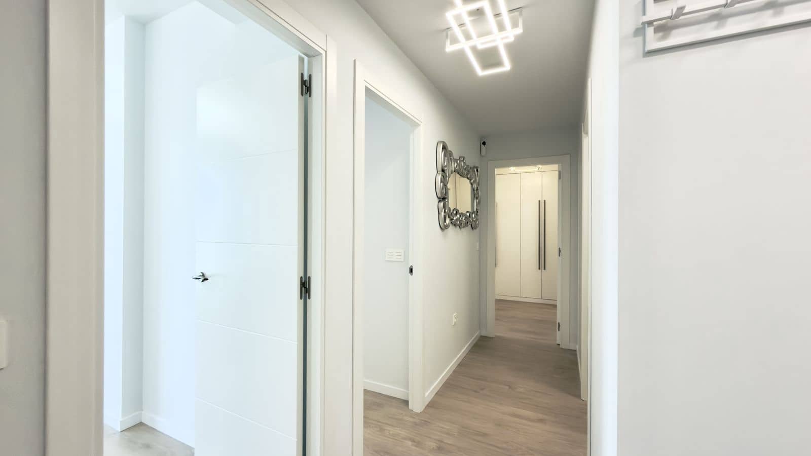 3 slaapkamer Appartement te koop in Nueva Andalucia - € 595.000 (Ref: 9894542)