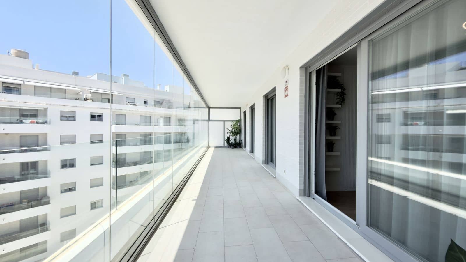 3 slaapkamer Appartement te koop in Nueva Andalucia - € 595.000 (Ref: 9894542)