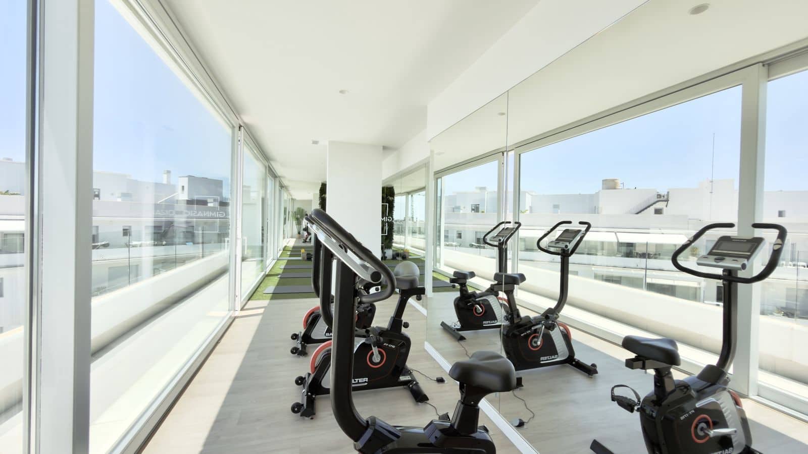3 slaapkamer Appartement te koop in Nueva Andalucia - € 595.000 (Ref: 9894542)