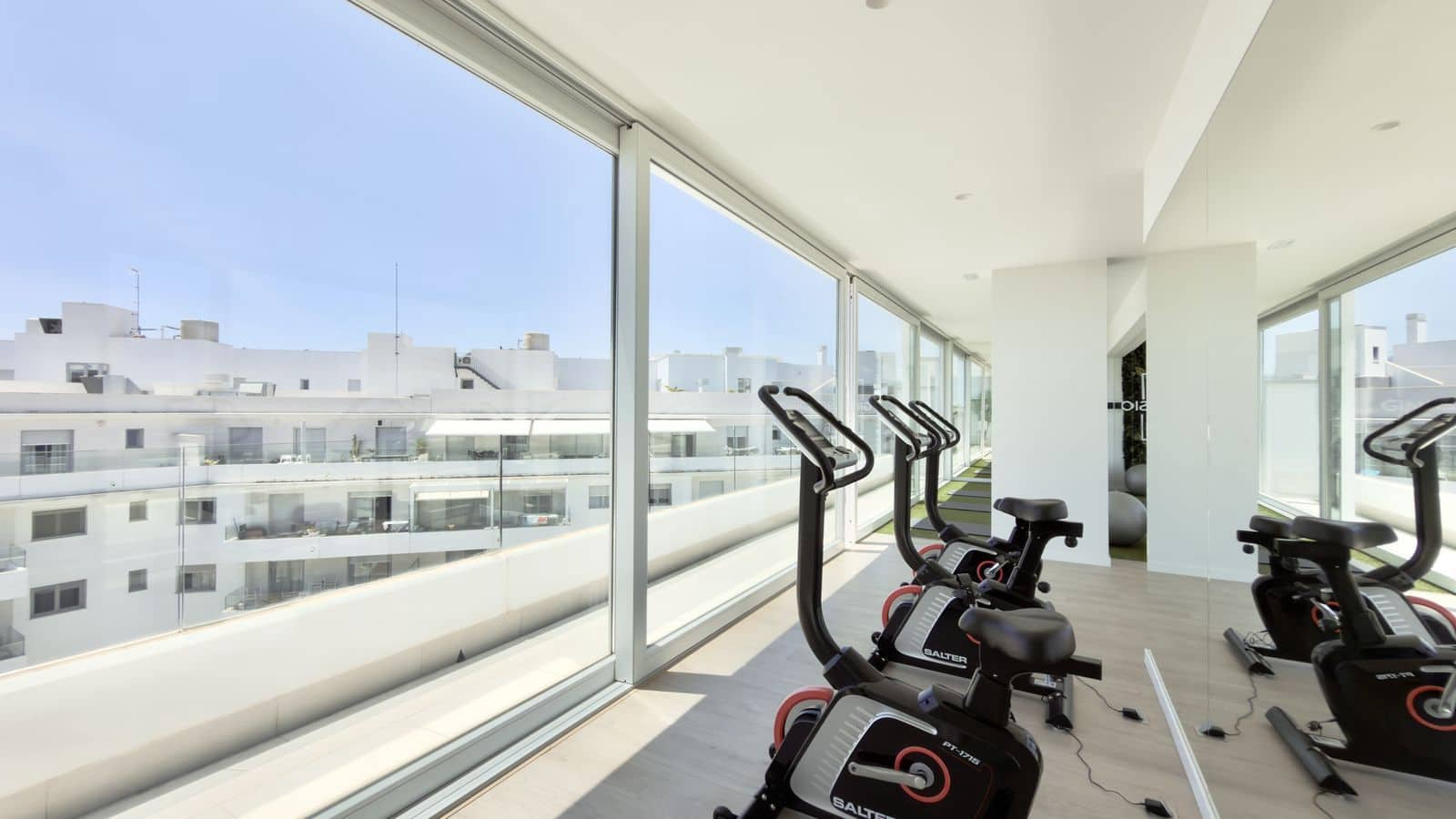 3 slaapkamer Appartement te koop in Nueva Andalucia - € 595.000 (Ref: 9894542)