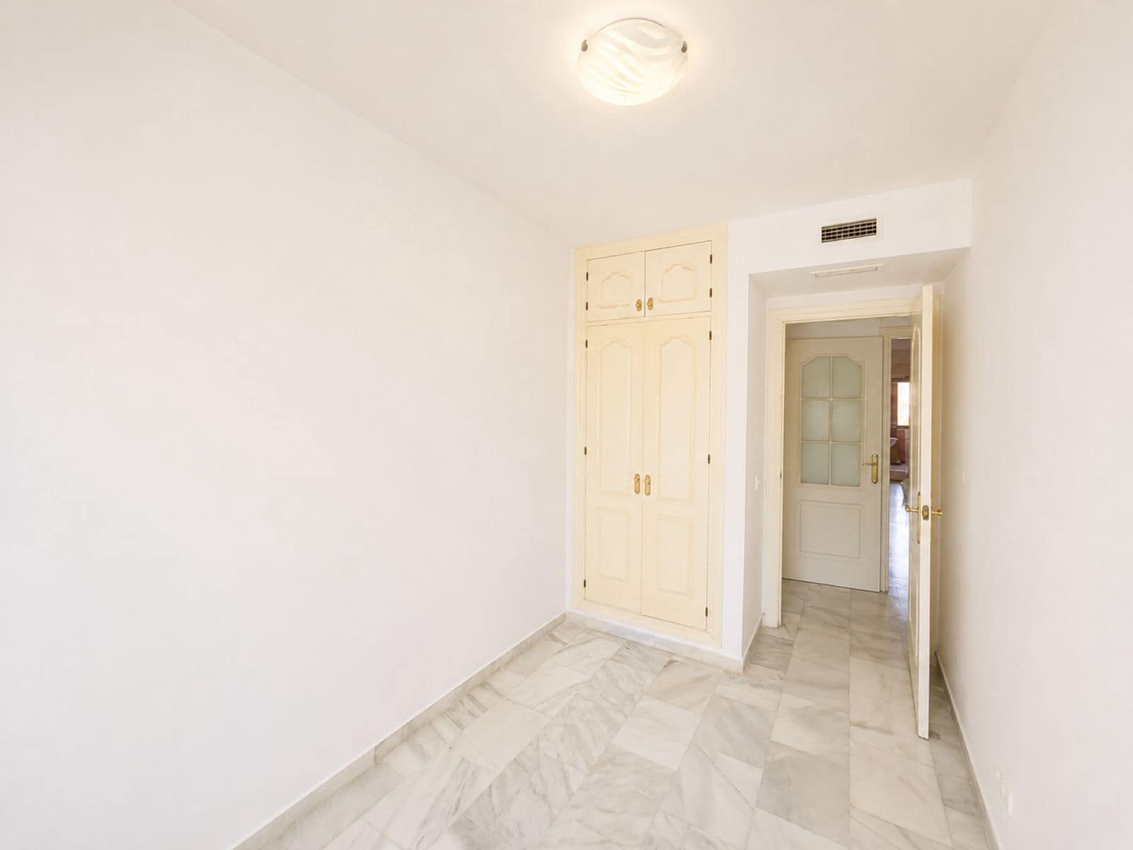 3 Zimmer Apartment zu verkaufen in Estepona - 539.000 € (Ref: 9894545)