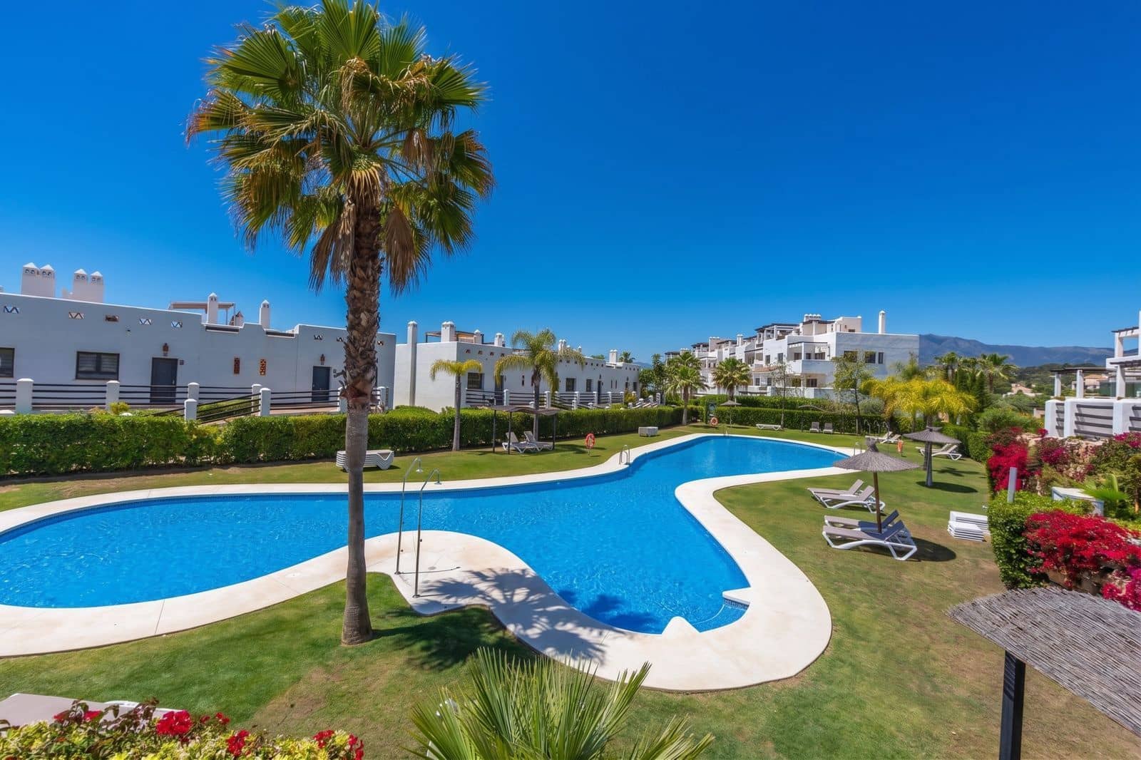 2 Zimmer Penthouse zu verkaufen in Estepona - 480.000 € (Ref: 9894547)