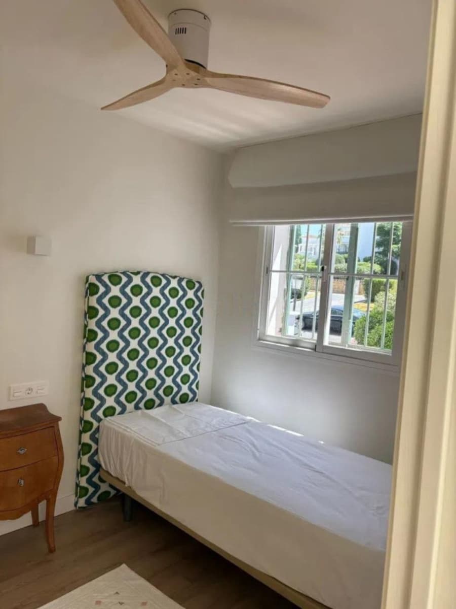 4 soverom Kjedet enebolig til salgs i Marbella - € 1 015 000 (Ref: 9894549)