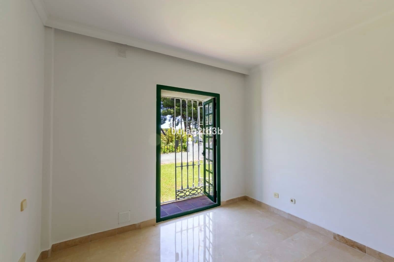 3 quarto Casa em Banda para venda em Aloha Golf - 750 000 € (Ref: 9894551)