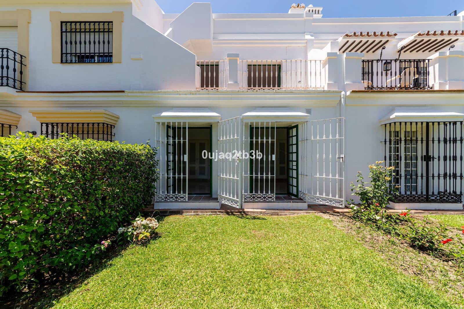 3 quarto Casa em Banda para venda em Aloha Golf - 750 000 € (Ref: 9894551)