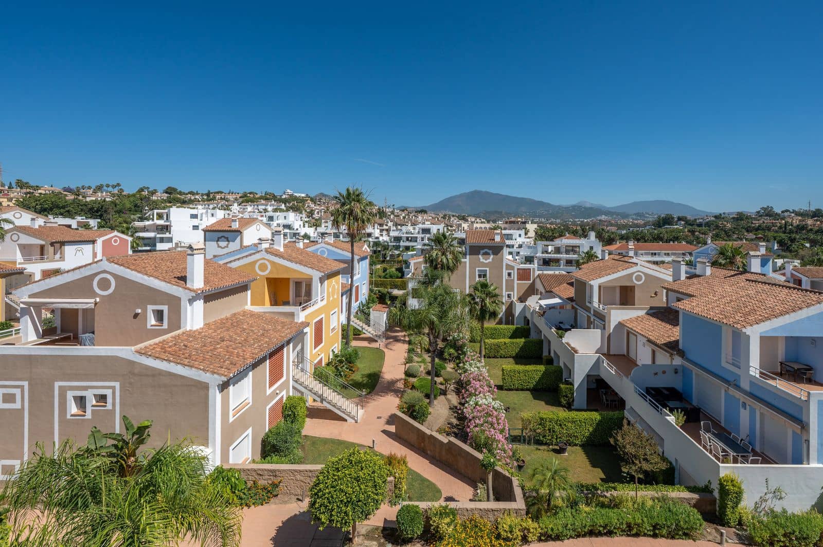 2 sypialnia Penthouse na sprzedaż w Estepona - 459 000 € (Ref: 9894552)