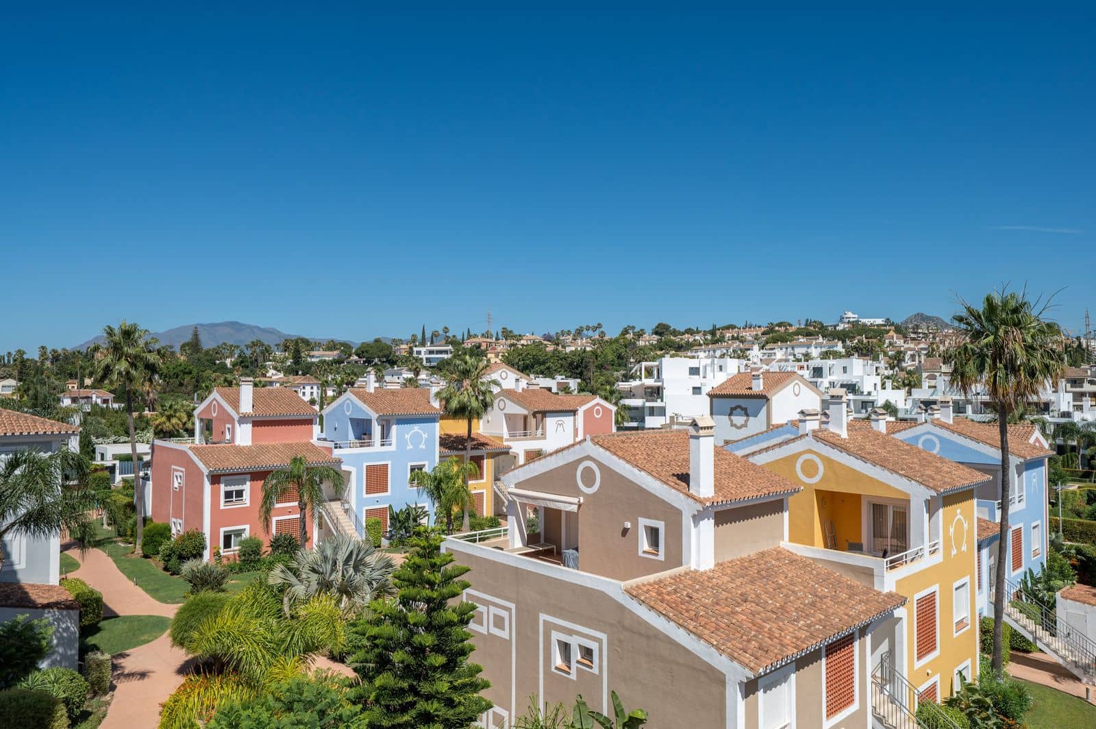 2 sypialnia Penthouse na sprzedaż w Estepona - 459 000 € (Ref: 9894552)