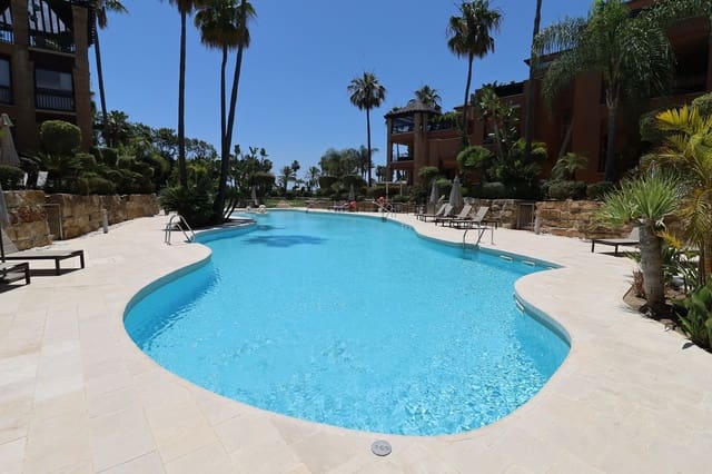 Apartamento de 4 habitaciones en San Pedro de Alcantara, Marbella en venta - 1.650.000 € (Ref: 9894553)