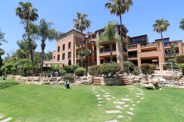 Apartamento de 4 habitaciones en San Pedro de Alcantara, Marbella en venta - 1.650.000 € (Ref: 9894553)