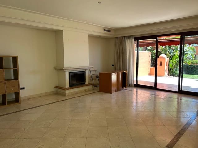 4 soverom Kjedet enebolig til salgs i Golden Mile, Marbella - € 1 800 000 (Ref: 9894554)