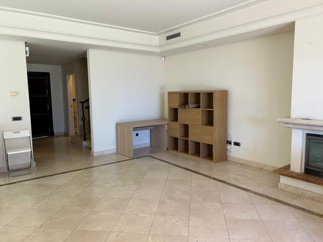 4 soverom Kjedet enebolig til salgs i Golden Mile, Marbella - € 1 800 000 (Ref: 9894554)