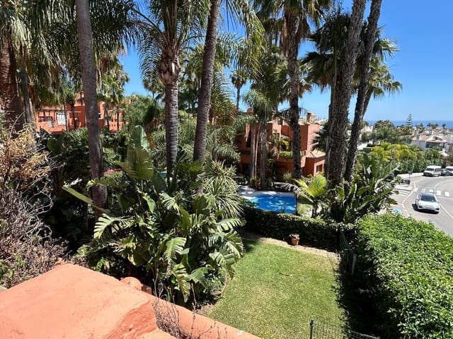 4 soverom Kjedet enebolig til salgs i Golden Mile, Marbella - € 1 800 000 (Ref: 9894554)