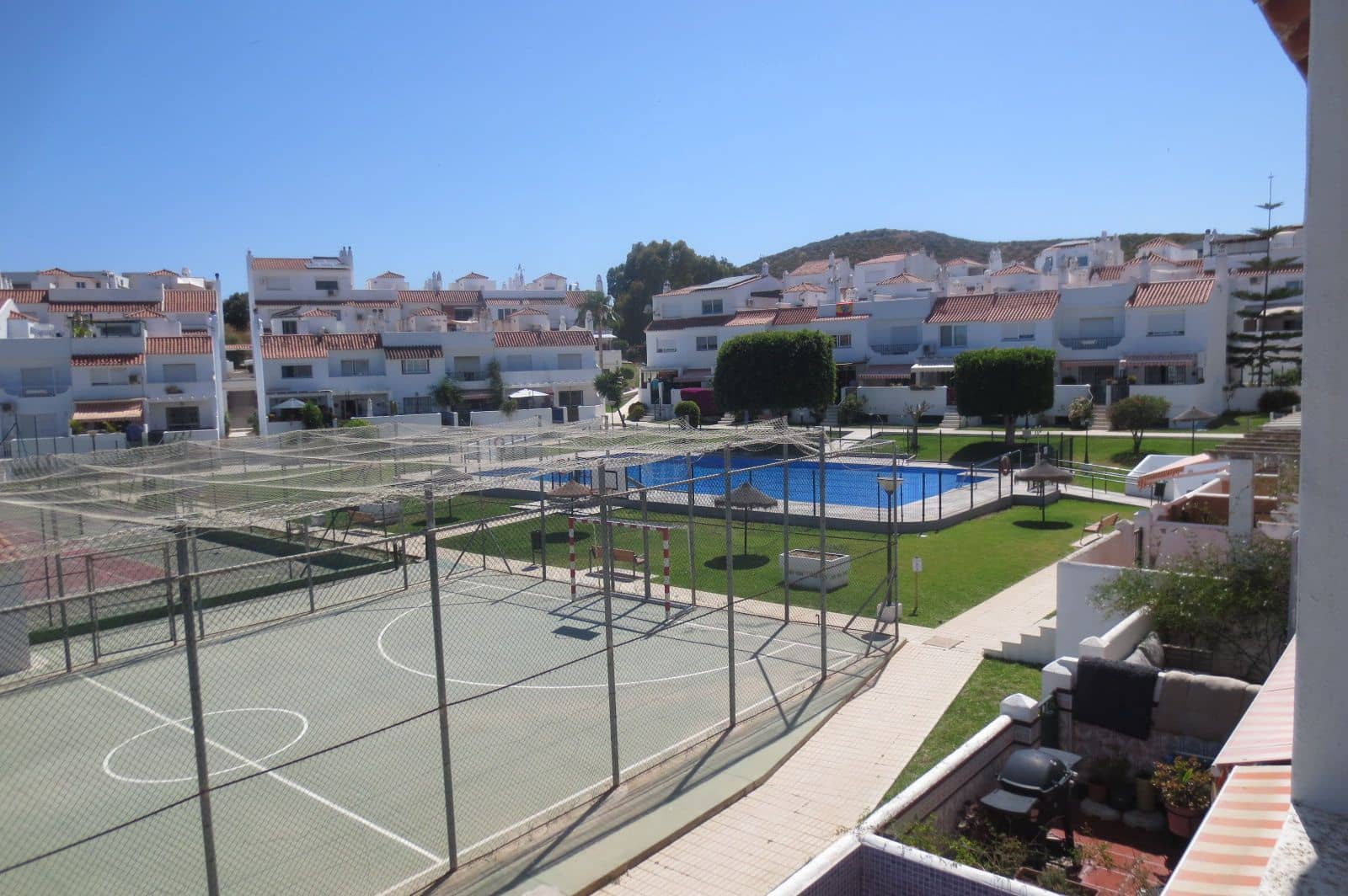 3 bedroom Semi-detached Villa for sale in Mijas Costa - € 359,000 (Ref: 9894557)