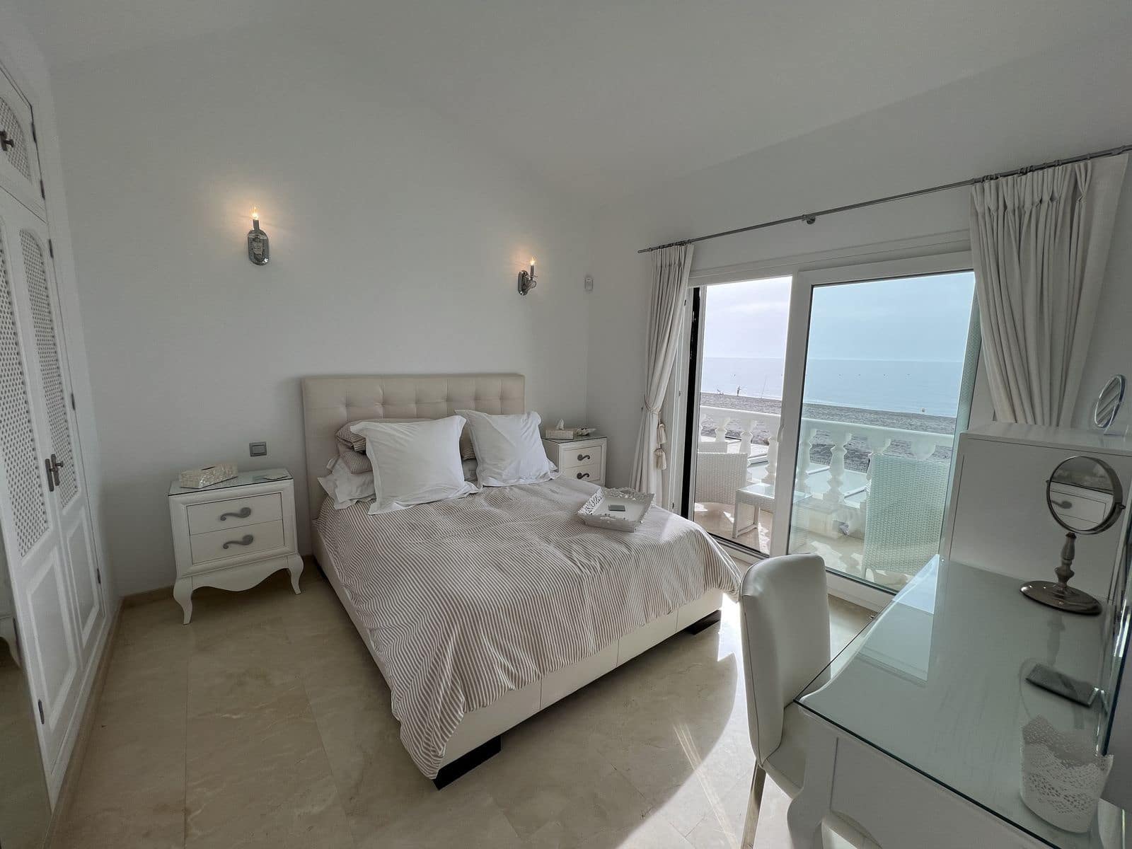 2 soverom Hus til salgs i Estepona - € 750 000 (Ref: 9894559)