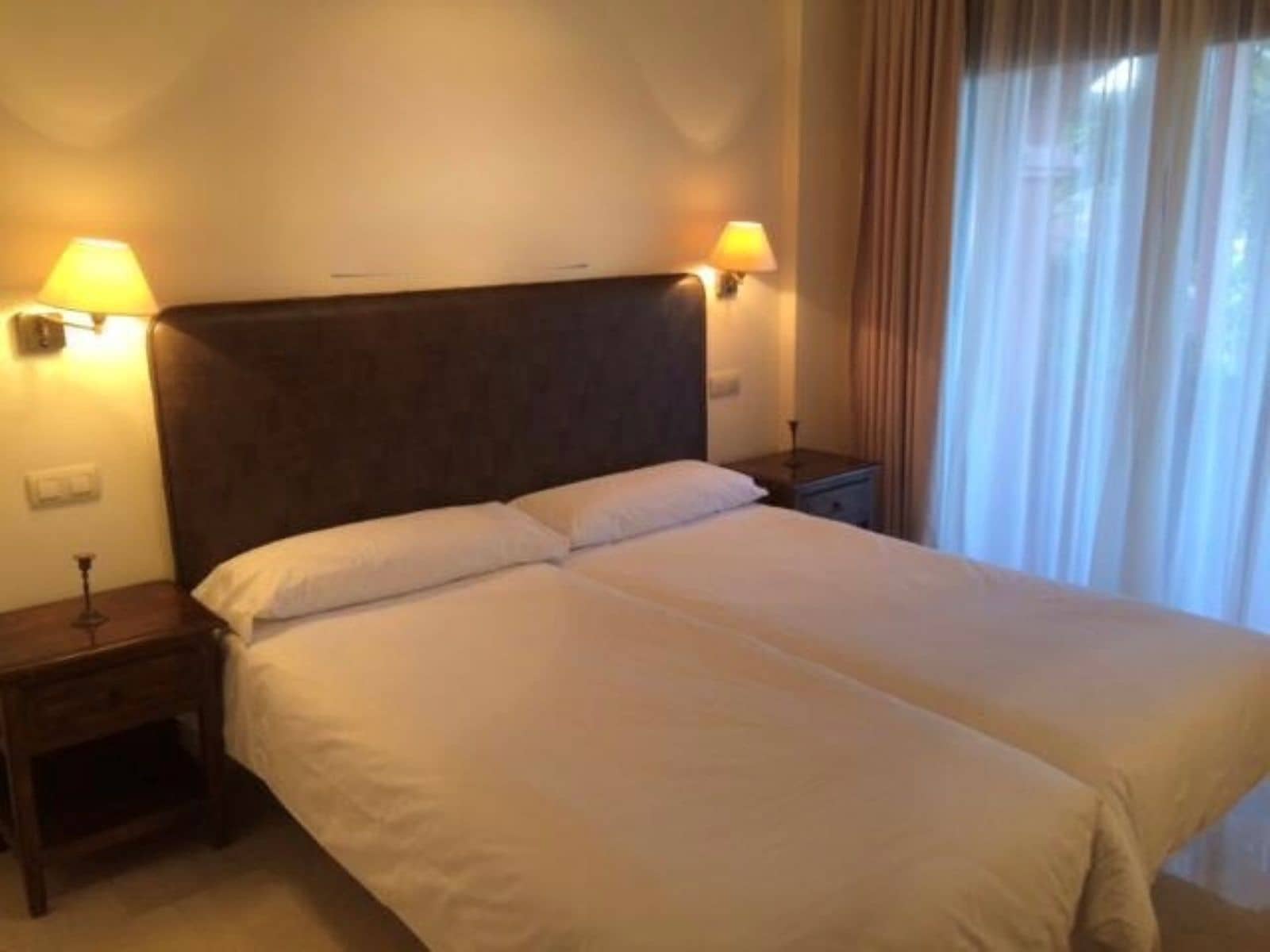 Apartamento de 2 habitaciones en Nueva Andalucia en venta - 825.000 € (Ref: 9894560)