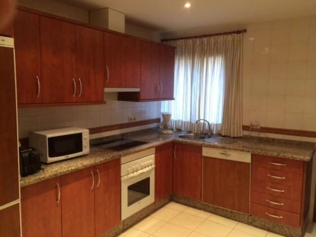 Apartamento de 2 habitaciones en Nueva Andalucia, Marbella en venta - 825.000 € (Ref: 9894560)