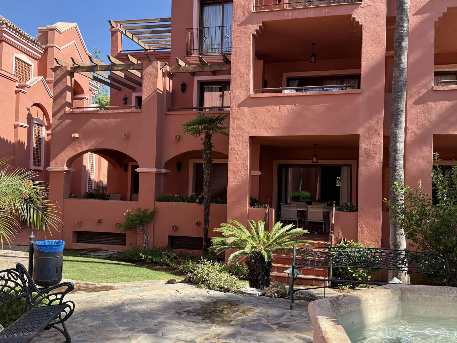 Apartamento de 2 habitaciones en Nueva Andalucia en venta - 825.000 € (Ref: 9894560)