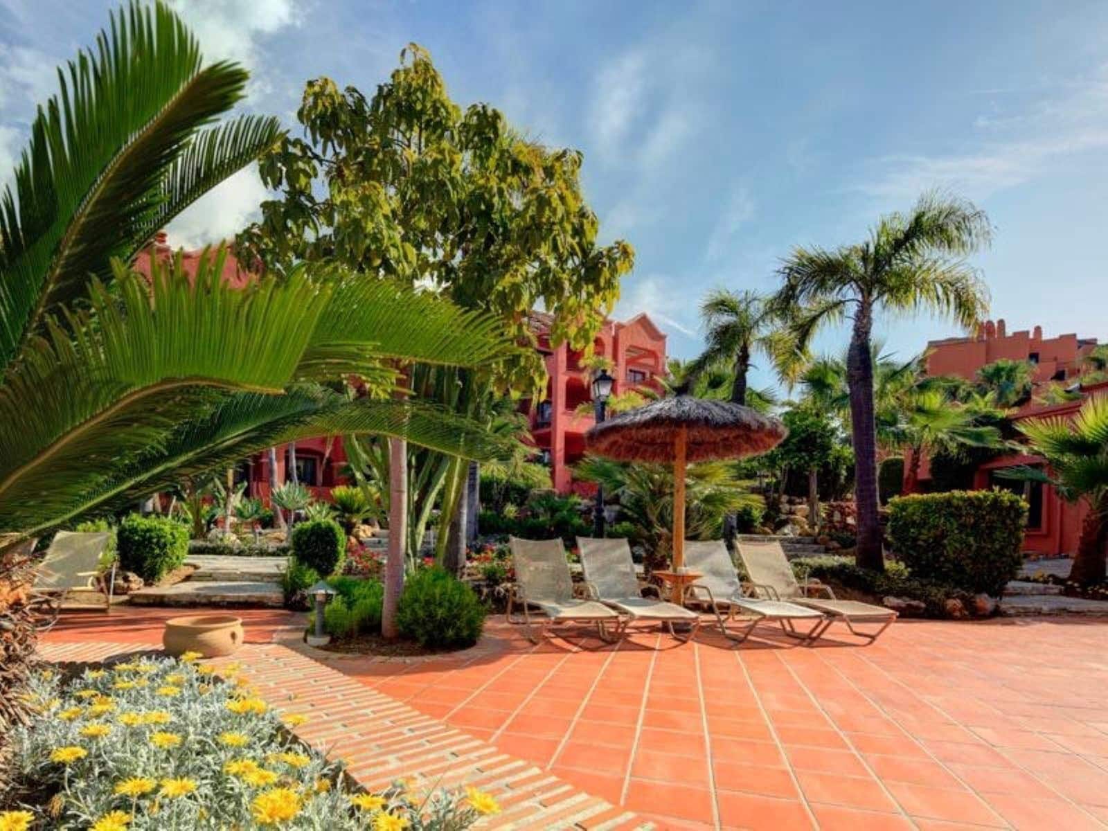 Apartamento de 2 habitaciones en Nueva Andalucia en venta - 825.000 € (Ref: 9894560)