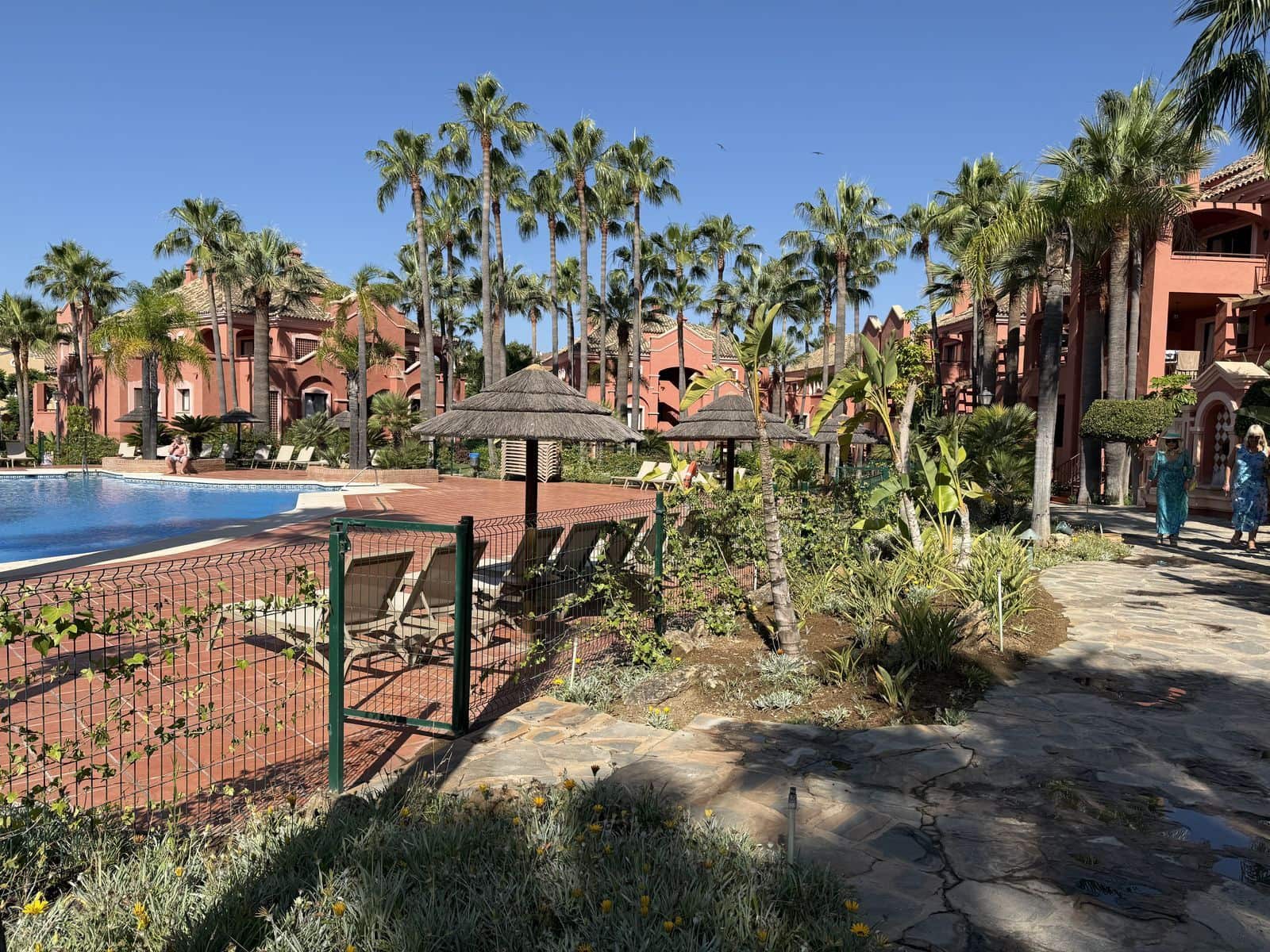 Apartamento de 2 habitaciones en Nueva Andalucia en venta - 825.000 € (Ref: 9894560)