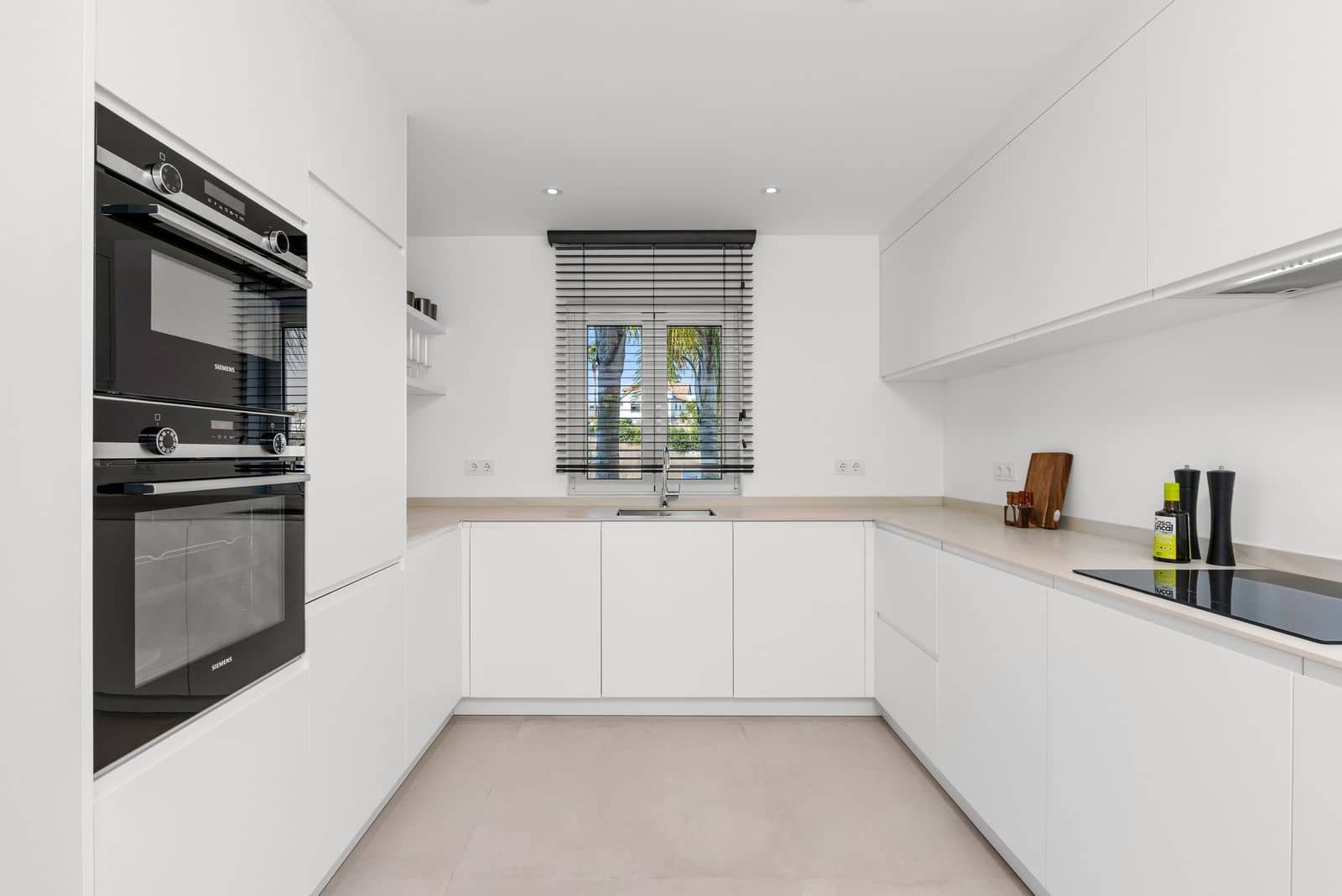 4 soveværelse Villa til salg i Bahia de Casares - € 1.489.000 (Ref: 9894562)