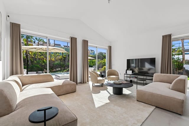 4 soveværelse Villa til salg i Bahia de Casares, Casares - € 1.489.000 (Ref: 9894562)