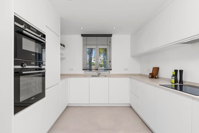 4 soveværelse Villa til salg i Bahia de Casares, Casares - € 1.489.000 (Ref: 9894562)
