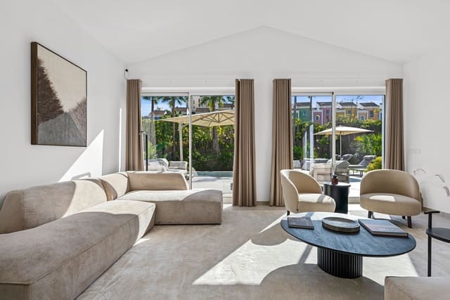 4 soveværelse Villa til salg i Bahia de Casares, Casares - € 1.489.000 (Ref: 9894562)